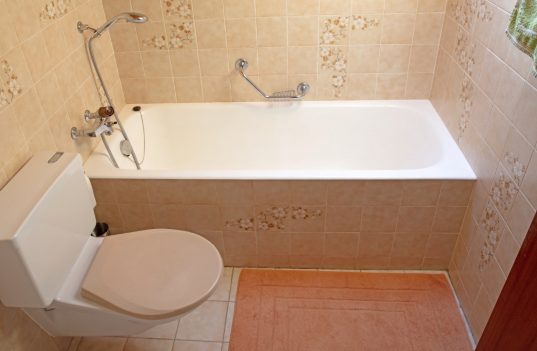 Altes Badezimmer vor dem Umbau