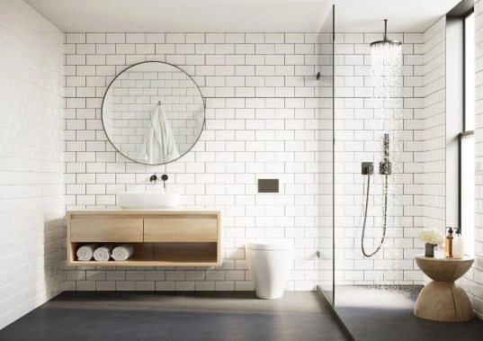 Kleines Bad renovieren: Die besten Tipps für mehr Platz 10 Eine halbhohe Verfliesung setzt optische Akzente
