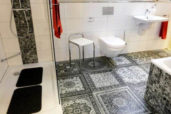 Retro Badezimmer: 5 Elemente für den perfekten Vintage Stil 9 Badfliesen mit Mustern und Ornamenten