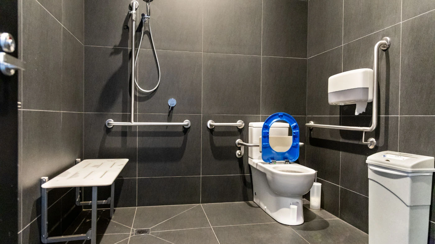 Behinderten-WC: Maße, DIN-Norm & Tipps 2 Behinderten-WC: Maße, DIN-Norm & Tipps