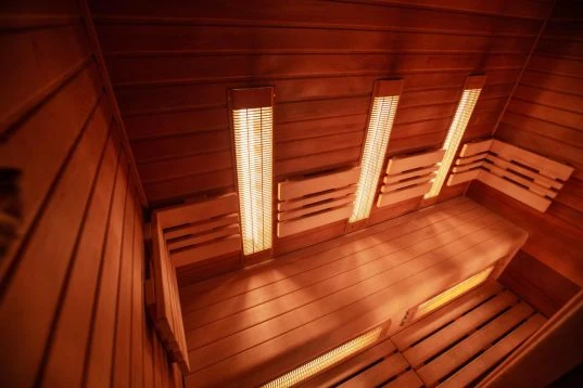 Infrarotkabine vs. Sauna im Bad: Vor- und Nachteile im Vergleich 5 Infrarotkabine: Wärme durch Infrarotstrahlen auf der Haut