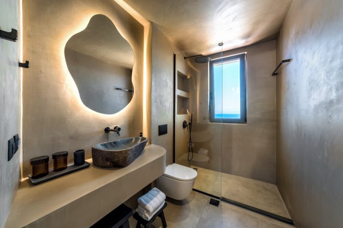 Kleines Badezimmer mit Walk-in-Dusche