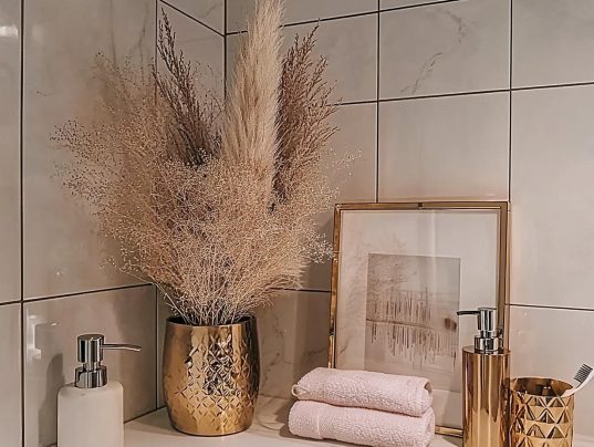 Pflanzen fürs Bad ohne Licht 13 Kunstpflanze im Bad