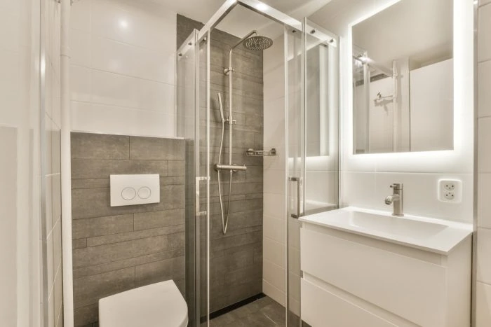 Bad neu gestalten: Mit unseren Tipps & Tricks zum neuen Traumbad 17 Kompakte Eckdusche im Minibad