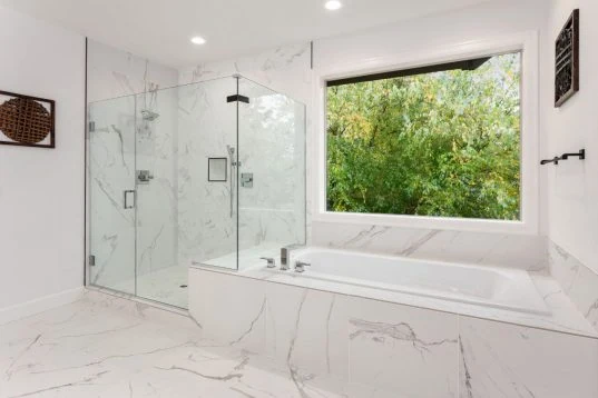 Badezimmer-Trockenbau-Ideen vom Profi: mehr Stil und Funktionalität 12 Moderne Optik und hohe Funktionalität