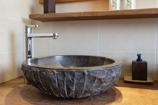 Bad neu gestalten: Mit unseren Tipps & Tricks zum neuen Traumbad 25 Naturstein-Waschbecken