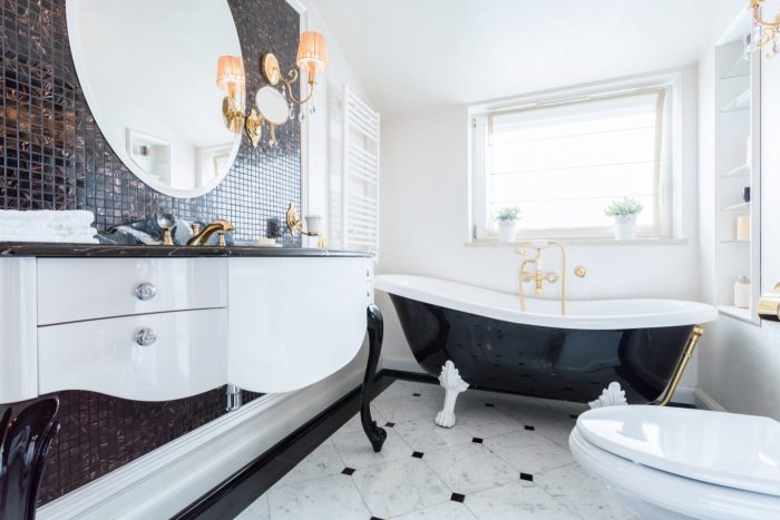 Retro-Badezimmer: 5 Elemente und Ideen für den perfekten Vintage-Stil 19 Retro Badezimmer in schwarzweiss
