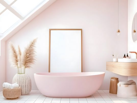 Badewanne unter Dachschräge: Platzsparende Ideen 27 Rosa Badewanne