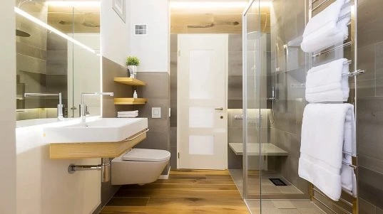 Schlauchbad mit begehbarer Dusche