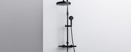 Hotel-Badezimmer: 8 Tipps für ein modernes Design und Wohlfühlambiente 17 Matte black showerhead and matching fixtures, modern bathroom set, elegance