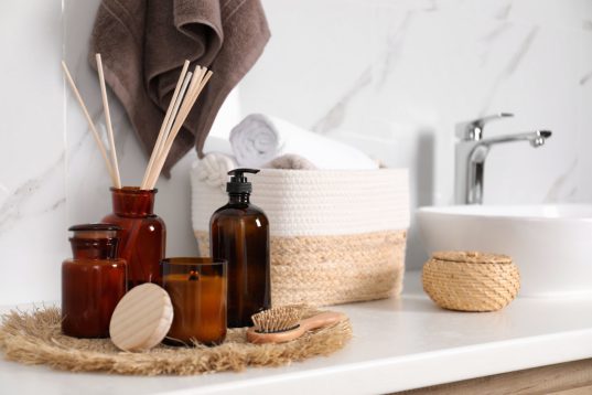 Badezimmer Deko - 5 Ideen für Ihr Bad 31 Kerzen & Duftstäbe sind dekorativ und praktisch