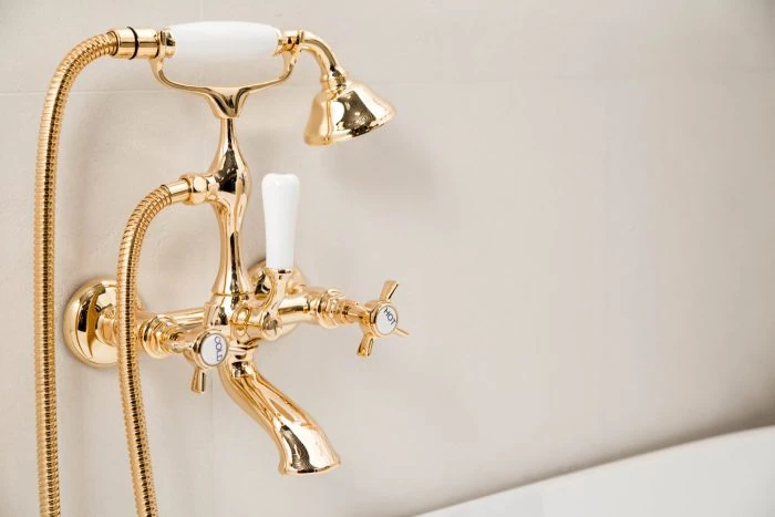 Retro-Badezimmer: 5 Elemente und Ideen für den perfekten Vintage-Stil 17 Vintage Armaturen fuer die Badwanne