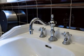 Vintage Armaturen in silber