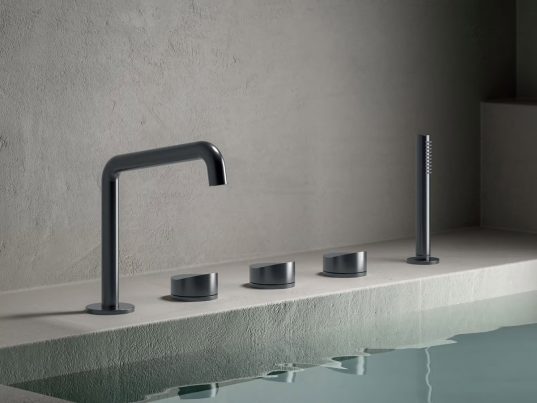 Badewanne Heilbronn 13 Wannenrandarmatur CRISTINA Rubinetterie Piega Inox