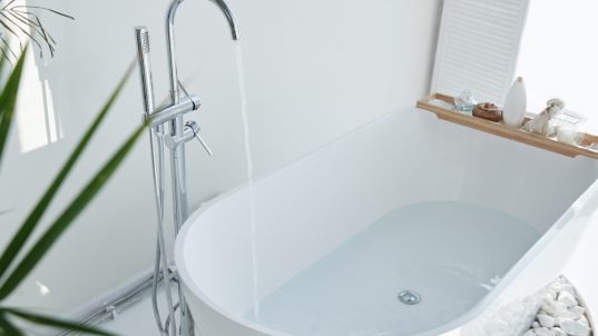 Wie viele Liter passen in eine Badewanne Wie viele Liter passen in eine Badewanne