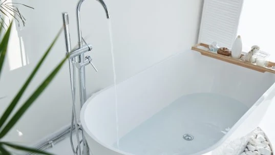 Wie viele Liter passen in eine Badewanne Wie viele Liter passen in eine Badewanne