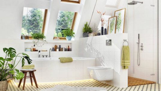 Badewanne unter Dachschräge: Platzsparende Ideen 21 Zusätzliche Ablageflächen unter der Dachschräge und in der Wand