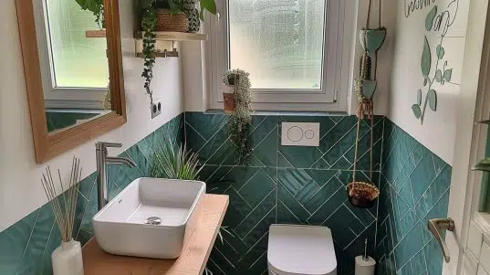 Gäste WC renovieren 1 Modernes Gäste-WC mit grünen Fliesen